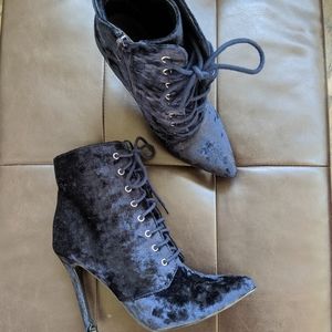 Velvet stilettos booties